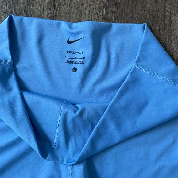 Nike women’s leggings - Carolina Blue - Size Large - Picture 3 of 4